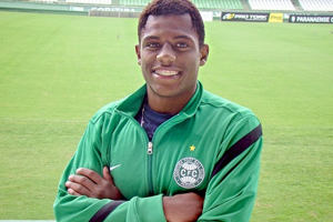 Promessa do Coxa, Abner recebe primeira chance no time de cima (Foto: Divulgação/Coritiba)