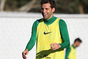 "Quase" titular, Lincoln prefere esperar confirmação do treinador (Foto: Divulgação/Coritiba)