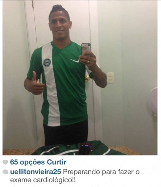 Na última semana, Uelliton postou foto com camisa do Coxa antes de fazer exames médicos (Foto: Reprodução/Instagram)