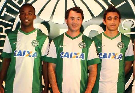 Baixas, Geraldo e Robinho participaram do lançamento da camisa (Foto: Divulgação/Coritiba)