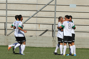 Coxa comemorou mais uma vitória e liderança da chave (Foto: Divulgação/Coritiba)
