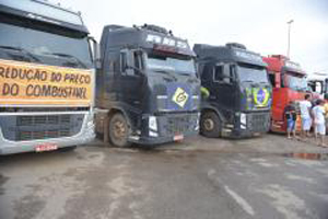 949585-caminhoneiros_2930