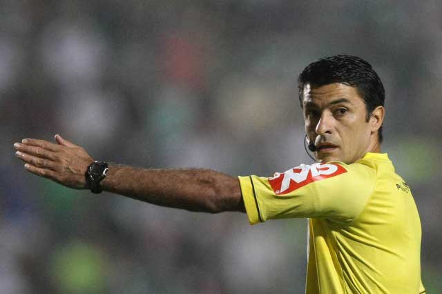 Sandro Meira Ricci apita Sport x Coritiba. (Cesar Greco/Ag Palmeiras/Divulgação)