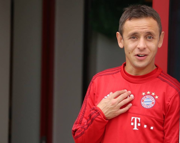 Rafinha esclareceu pedido de liberação. (Facebook/ Bayern)