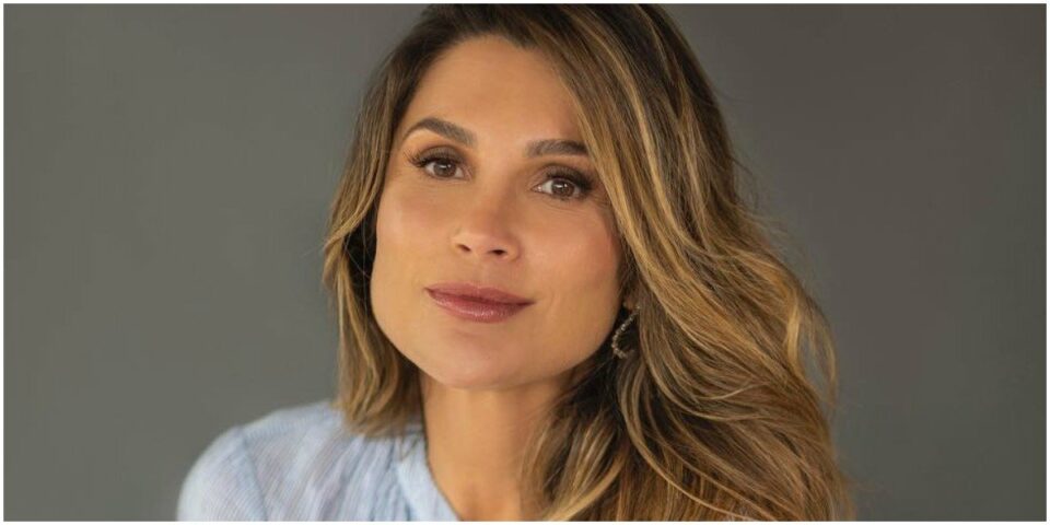 Flávia Alessandra adere a corte diferente