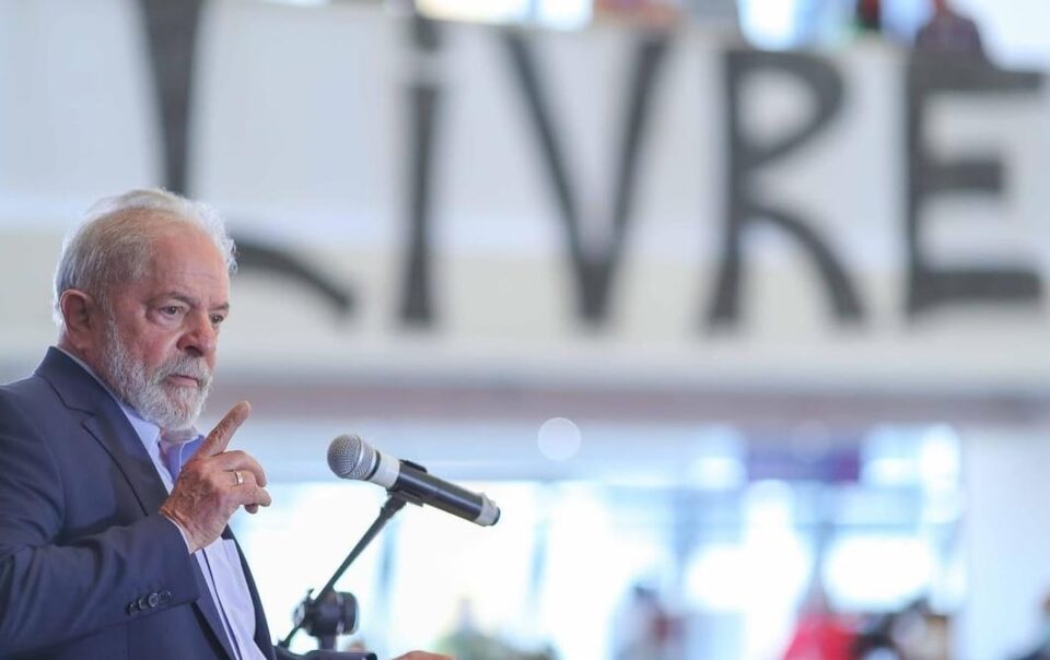 STJ manda governo dizer se houve cooperação com FBI sobre Lula na Lava Jato STJ manda governo dizer se houve cooperação com FBI sobre Lula na Lava Jato