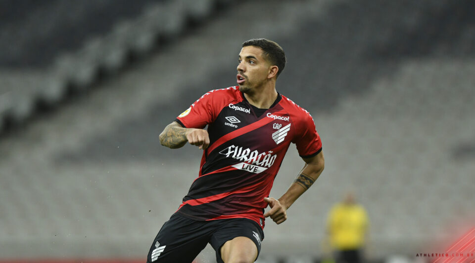 Coritiba e Athletico medem forças em 1º Atletiba com público após 21 meses Coritiba e Athletico medem forças em 1º Atletiba com público após 21 meses