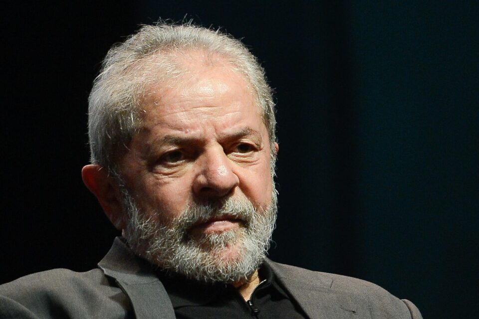 Lula inicia agenda internacional para mostrar que 'outro Brasil é possível', postou ele na web  
