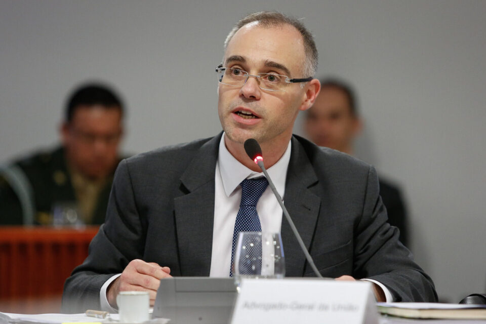 André Luiz de Almeida Mendonça.