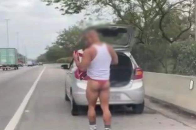 homem usando calcinha RJ