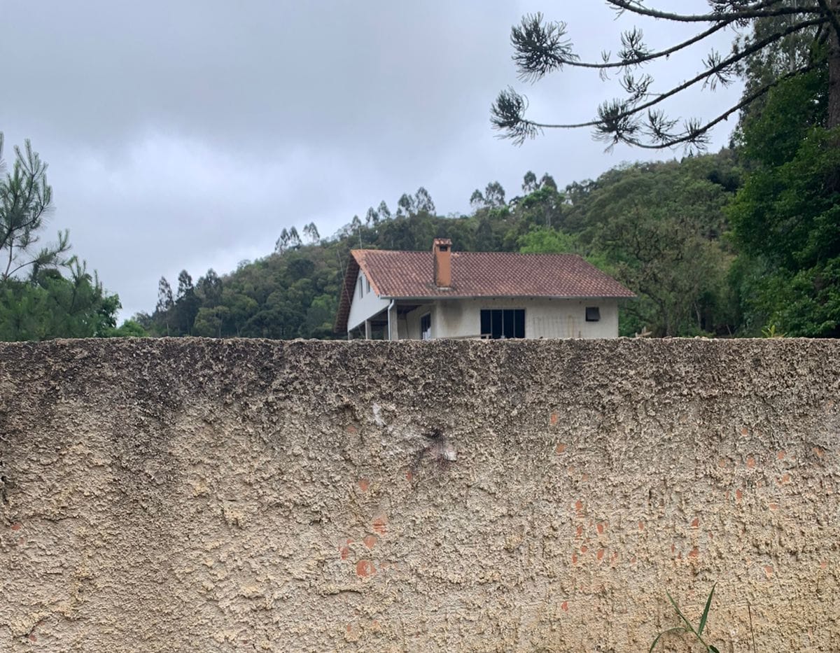 Homem morre ao bater bicicleta em muro