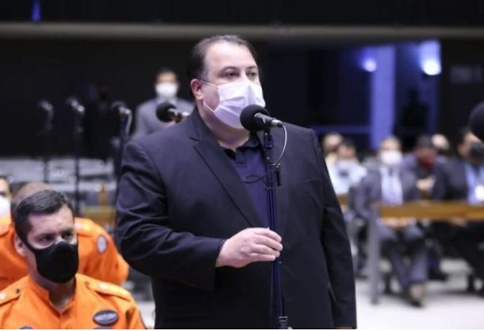 Após vídeo de Bauru, deputado do Distrito Federal quer proibir banheiros unissex no Brasil