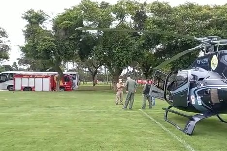 Motociclista com risco de morte precisa ser atendido no gramado do CT do Athlético
