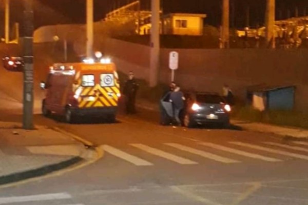 Mulher morre em Fazenda Rio Grande após ser arremessada de moto em acidente Mulher morre em Fazenda Rio Grande após ser arremessada de moto em acidente