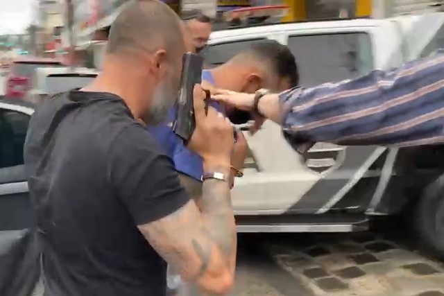 Preso em imóvel de luxo do litoral de SC suspeito por dois homicídios em Curitiba Preso em imóvel de luxo do litoral de SC suspeito por dois homicídios em Curitiba