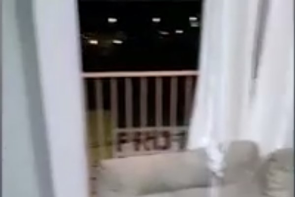 Criminoso entra pela sacada de imóvel em Cascavel e faz limpa; morador filmou bagunça