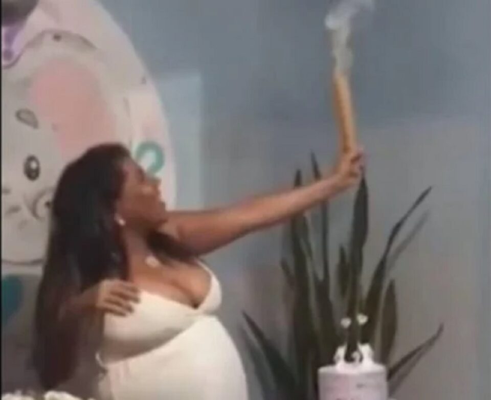 Quase uma tragédia! Vestido de grávida pega fogo durante chá revelação e vídeo viraliza