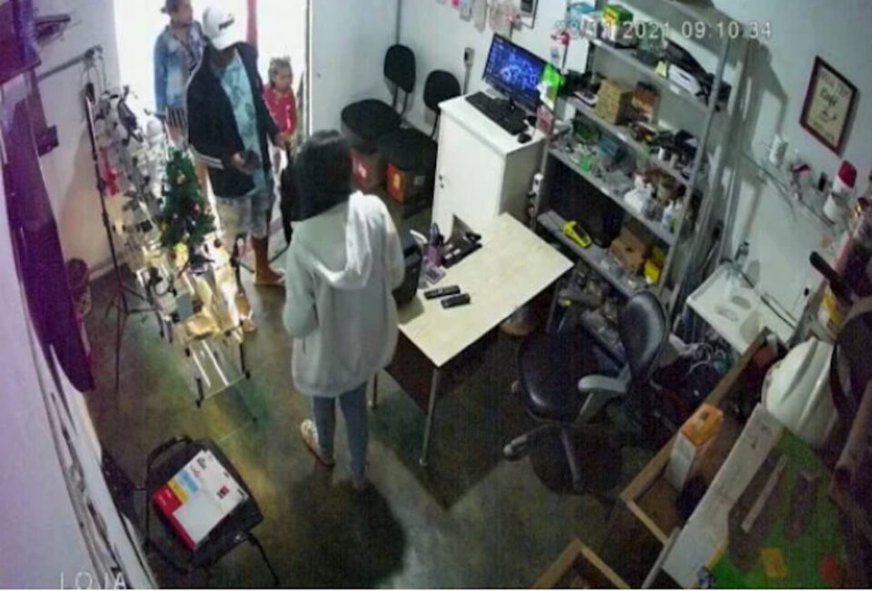 "Novo Lázaro" entrou em loja de celulares antes de cometer crime; vídeo