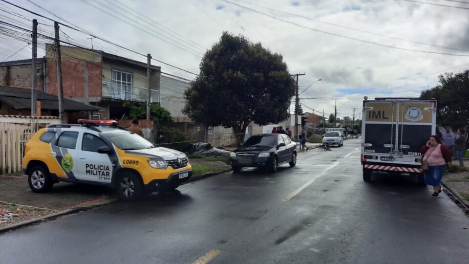 Atiradores invadem casa e executam rapaz que fumava narguilé com amigos