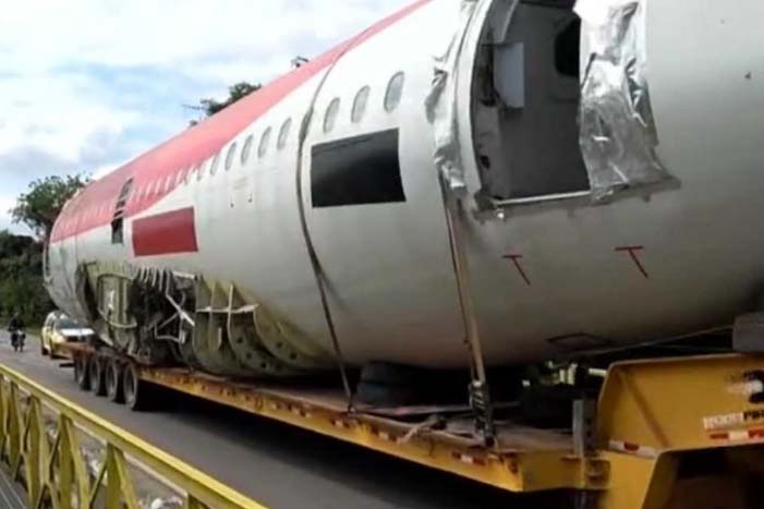 Avião morretes casal