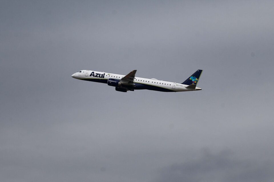 Azul inicia venda de passagens de dez novos destinos no Paraná
