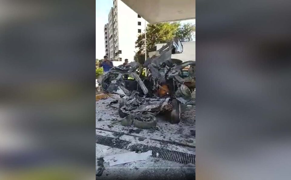 Carro destruido gás SP