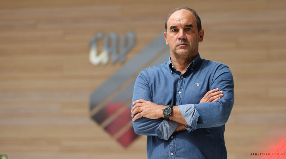 Autuori e Gomes pedem demissão do departamento de futebol do Athletico
