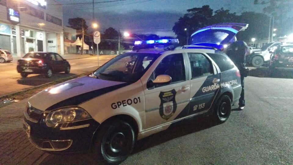 Fiscal da Prefeitura de Curitiba é agredido com socos e chutes por engraxate na Rua XV