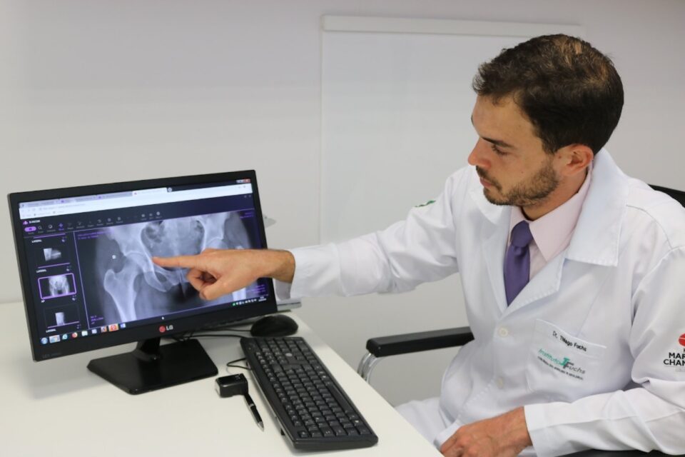 Aumento da incidência de necrose do quadril pode estar relacionada com a Covid-19