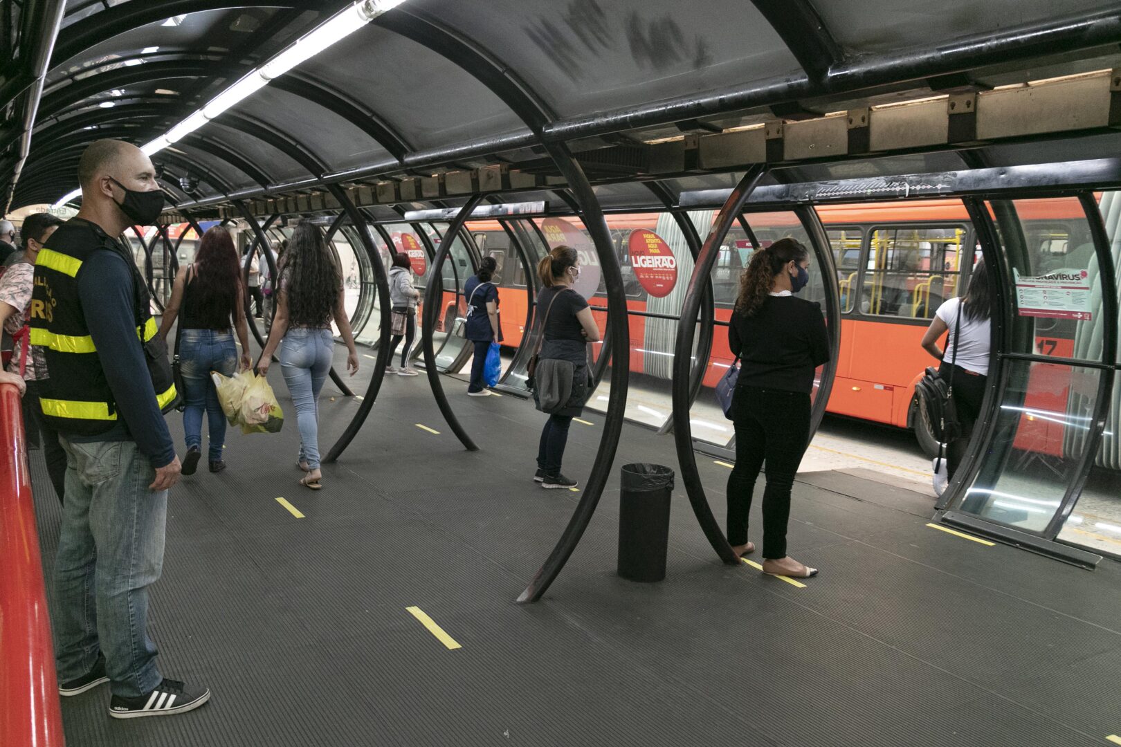 Curitiba não trabalha com mudança de bandeira para próximos dias
