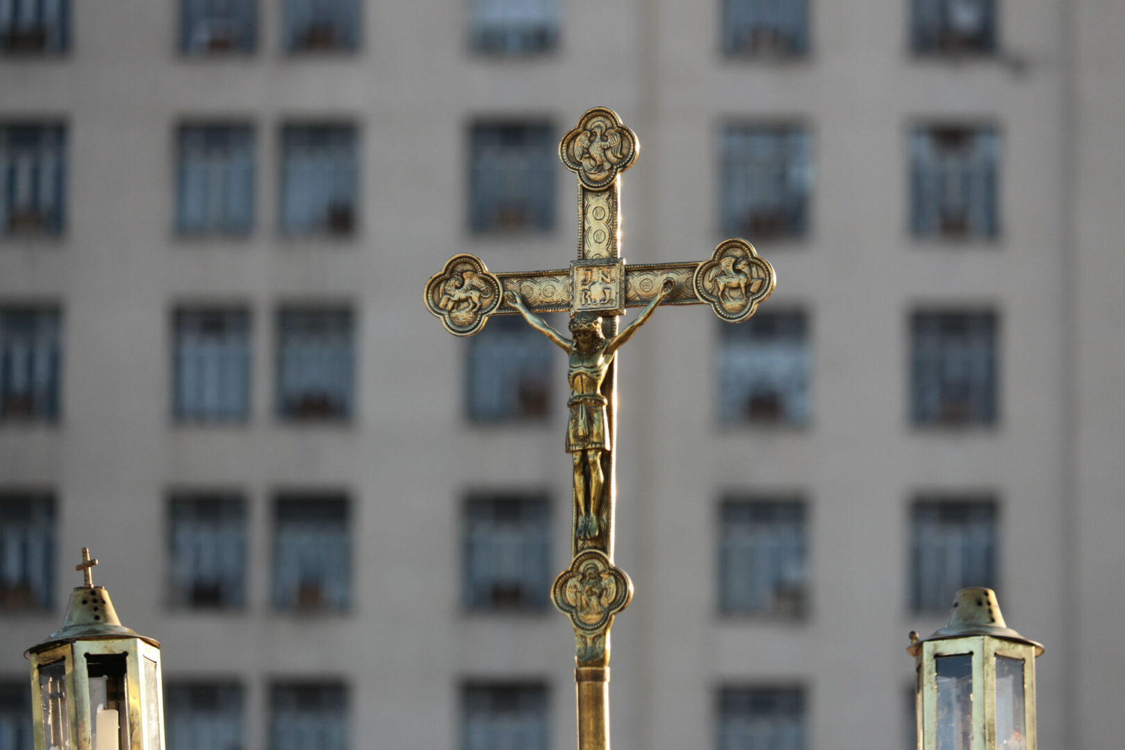 Arquidiocese de Curitiba faz alerta sobre falso padre que promete 'desfazer trabalhos'