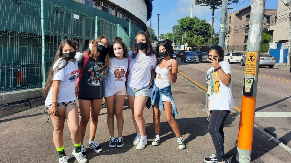 Harry Styles em Curitiba: entenda o motivo de fila gigante em torno do Couto Pereira