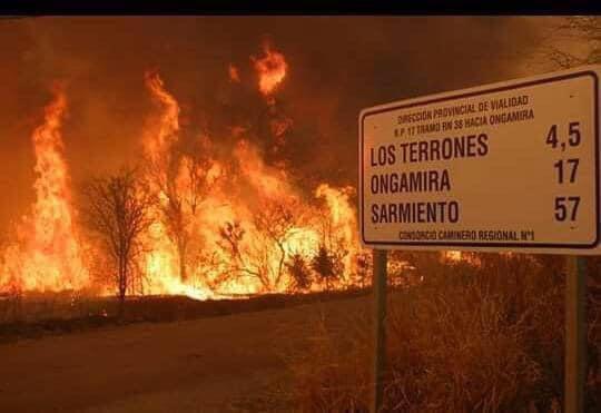 Onda de calor causa incêndios, apagões e expõe desertificação na Argentina Onda de calor causa incêndios, apagões e expõe desertificação na Argentina
