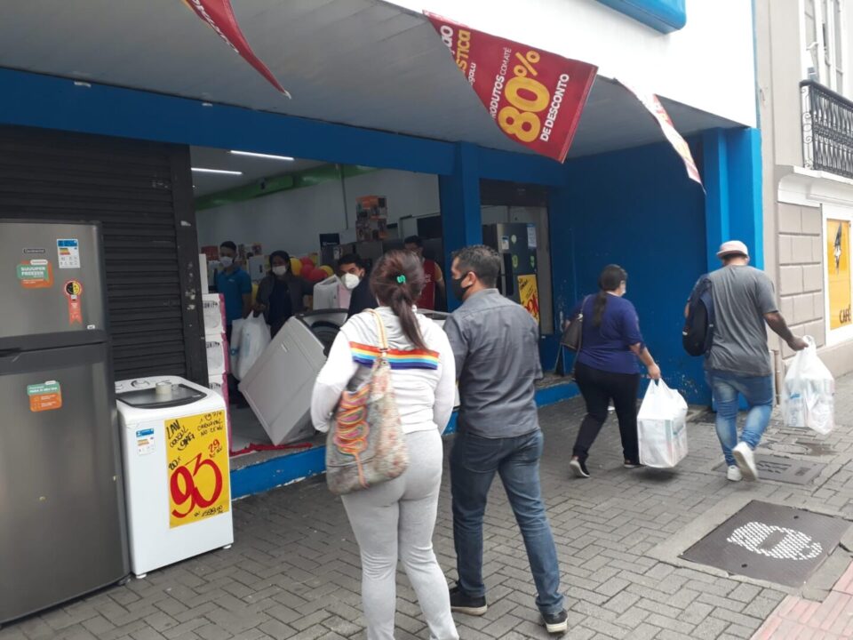 promoção 80% lojas Centro Curitiba