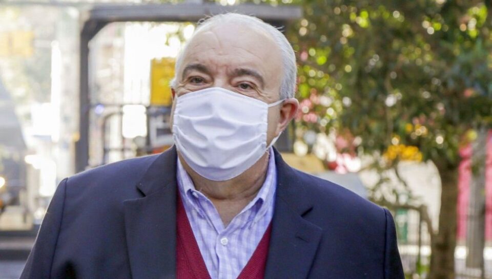 “Não tomar a vacina é uma postura reacionária e profundamente ignorante”, diz Greca “Não tomar a vacina é uma postura reacionária e profundamente ignorante”, diz Greca