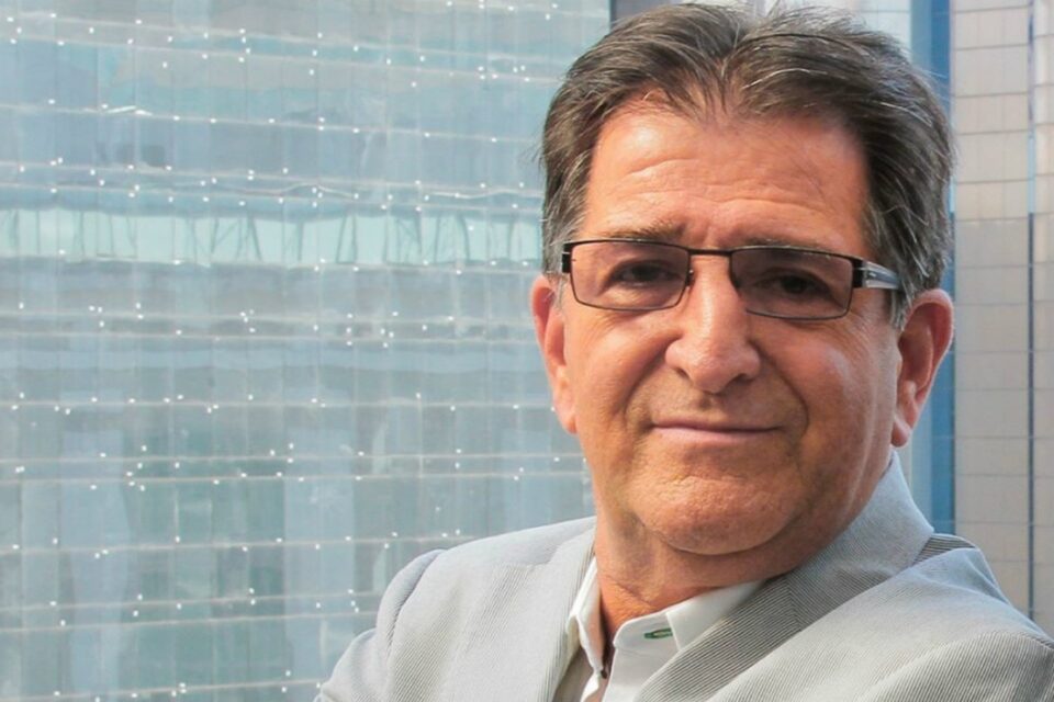 Com base na ‘pelada’, ‘jeito Coritiba’ de jogar futebol vem aí, revela Renê Simões 