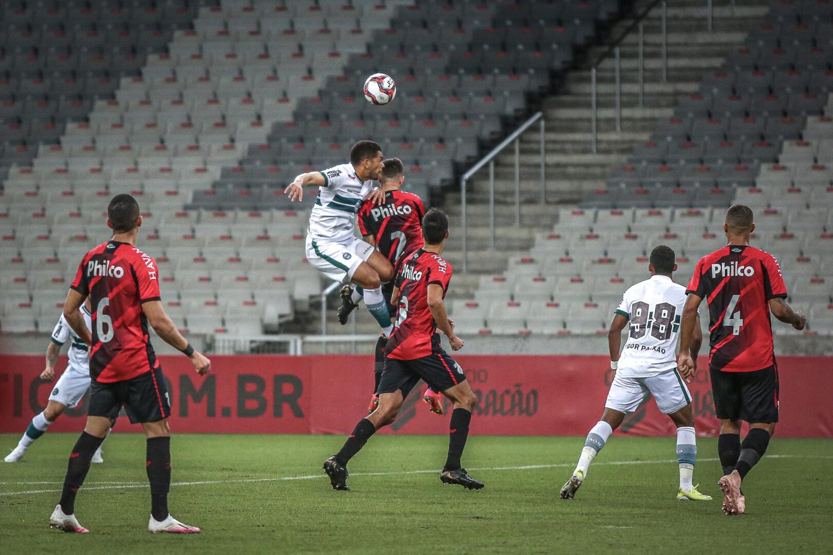 Furacão leva a melhor no histórico recente, mas Coxa tem ampla vantagem no geral. Foto: Coritiba.