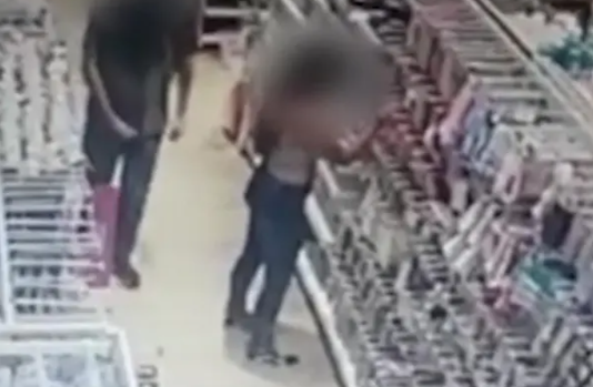 homem masturbou adolescente shopping Curitiba