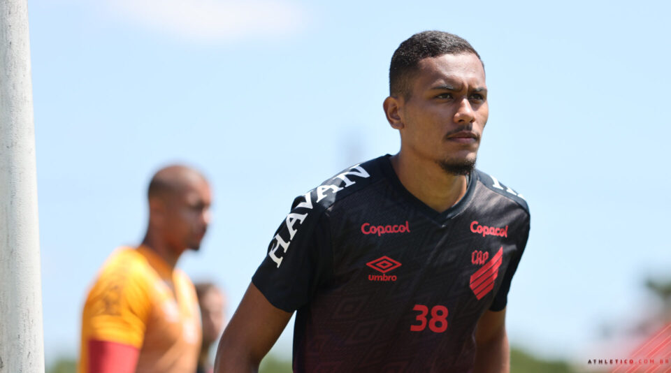 Athletico empresta Dani Bolt e Léo Gomes para disputa da Série C