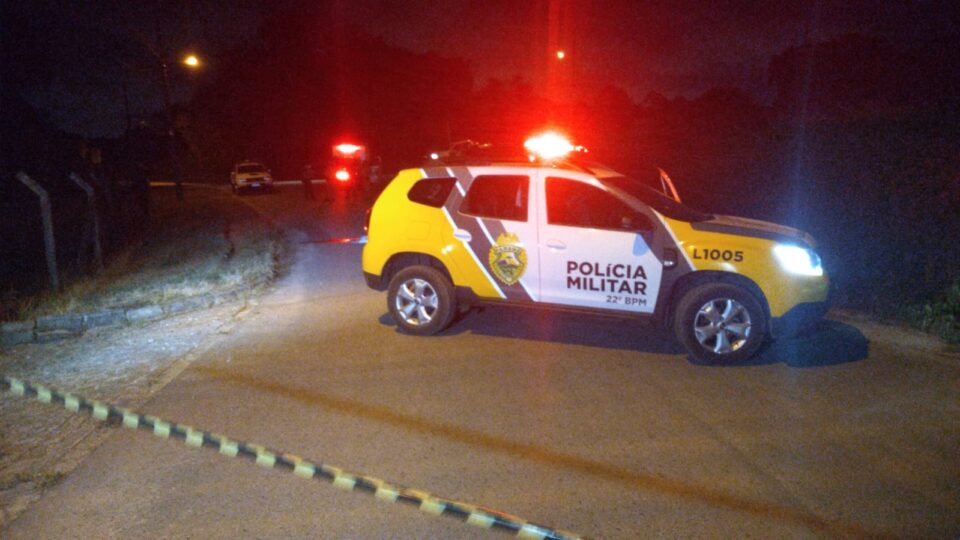Moradores ouvem tiros e encontram mulher morta em rua de Colombo