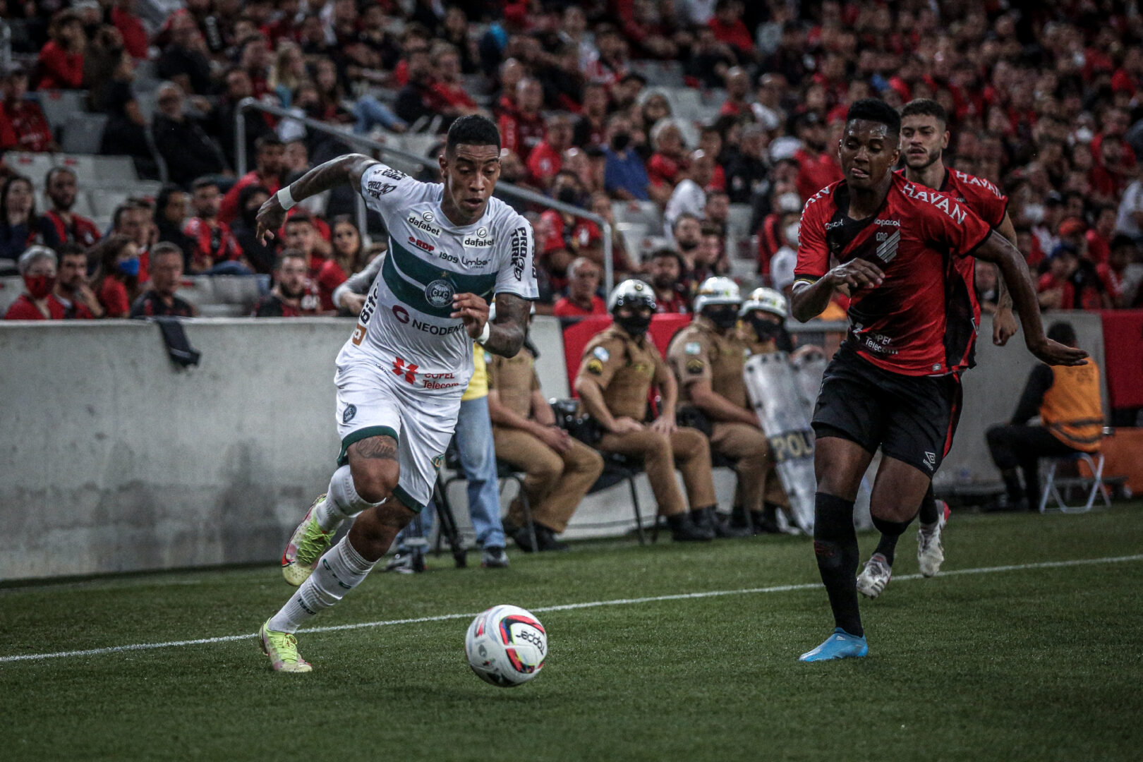 Atacante marcou os dois gols da semifinal. Foto: Coritiba/Divulgação.