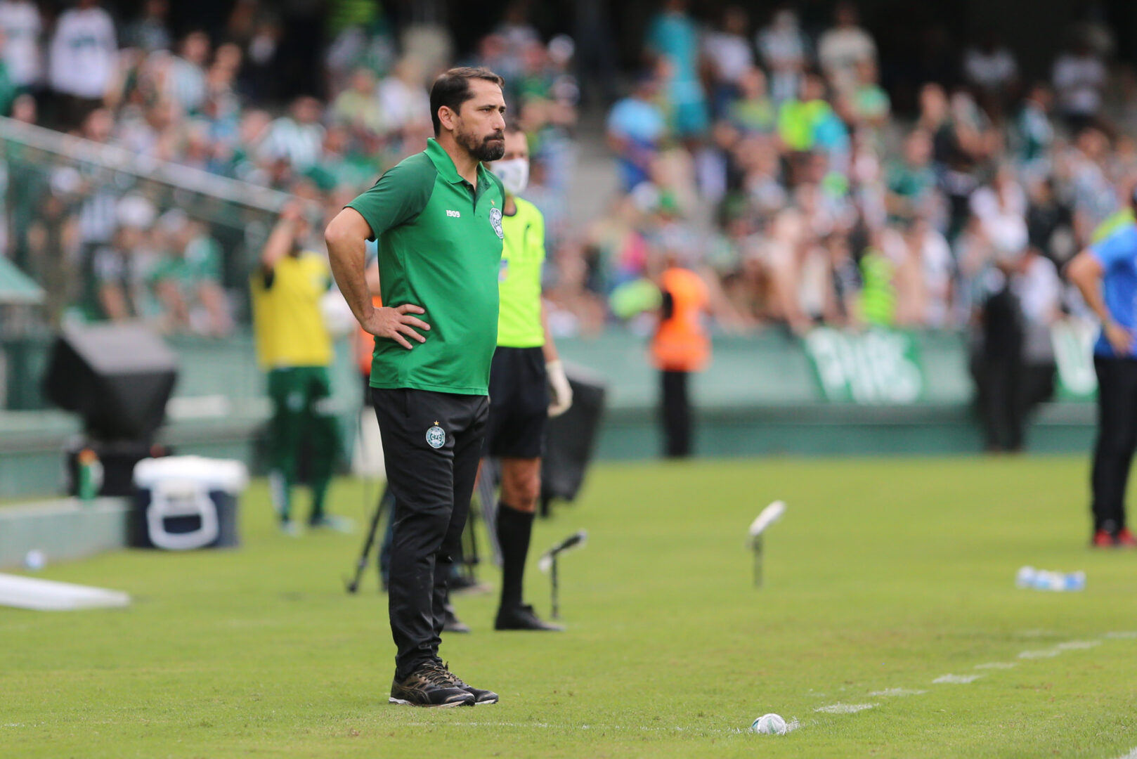 Treinador do Coritiba comentou a postura do Coxa na partida. Foto: GERALDO BUBNIAK/AGB/ESTADÃO CONTEÚDO