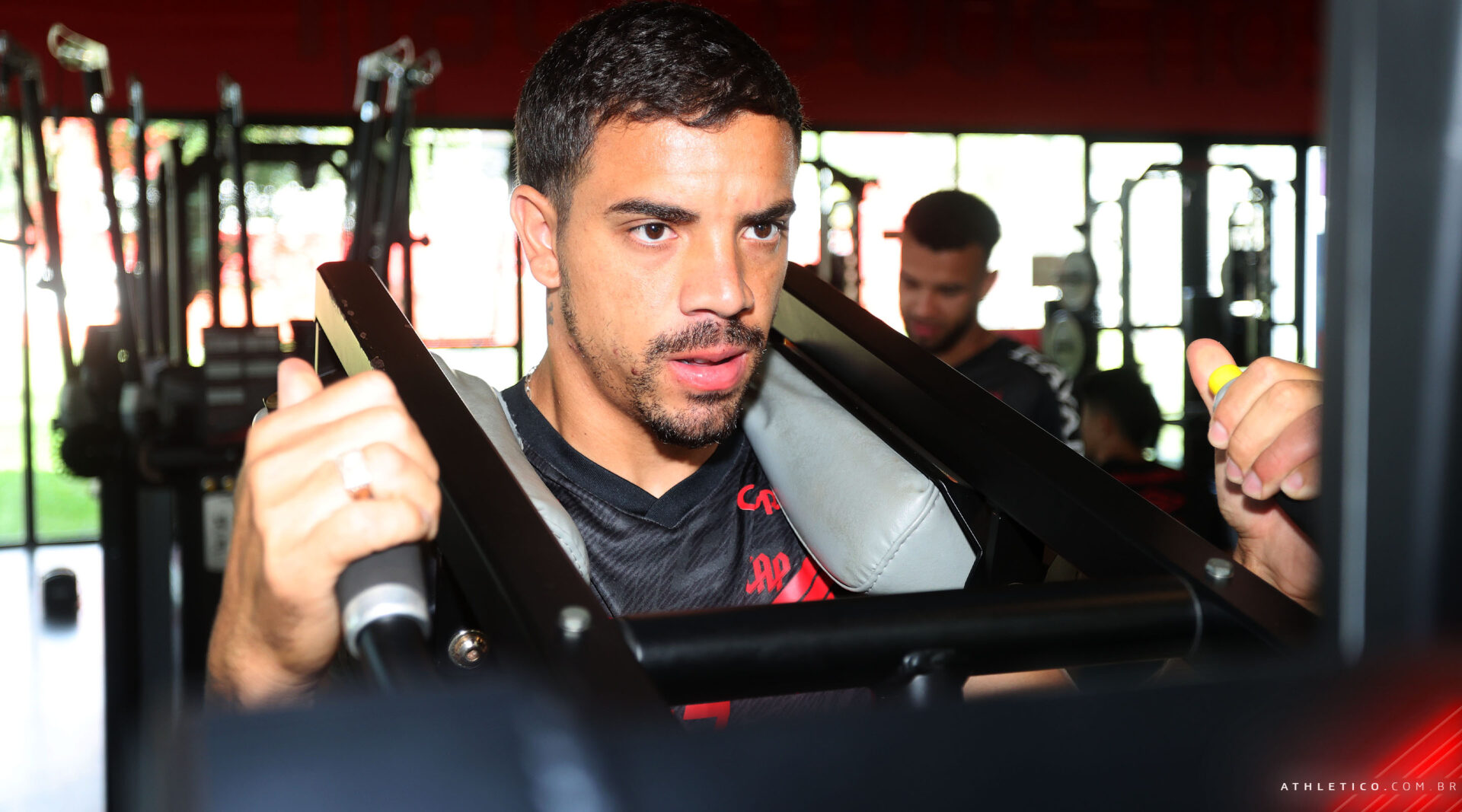 Terans tem forte concorrência no ataque em 2022. Foto: Gustavo Oliveira/athletico.com.br