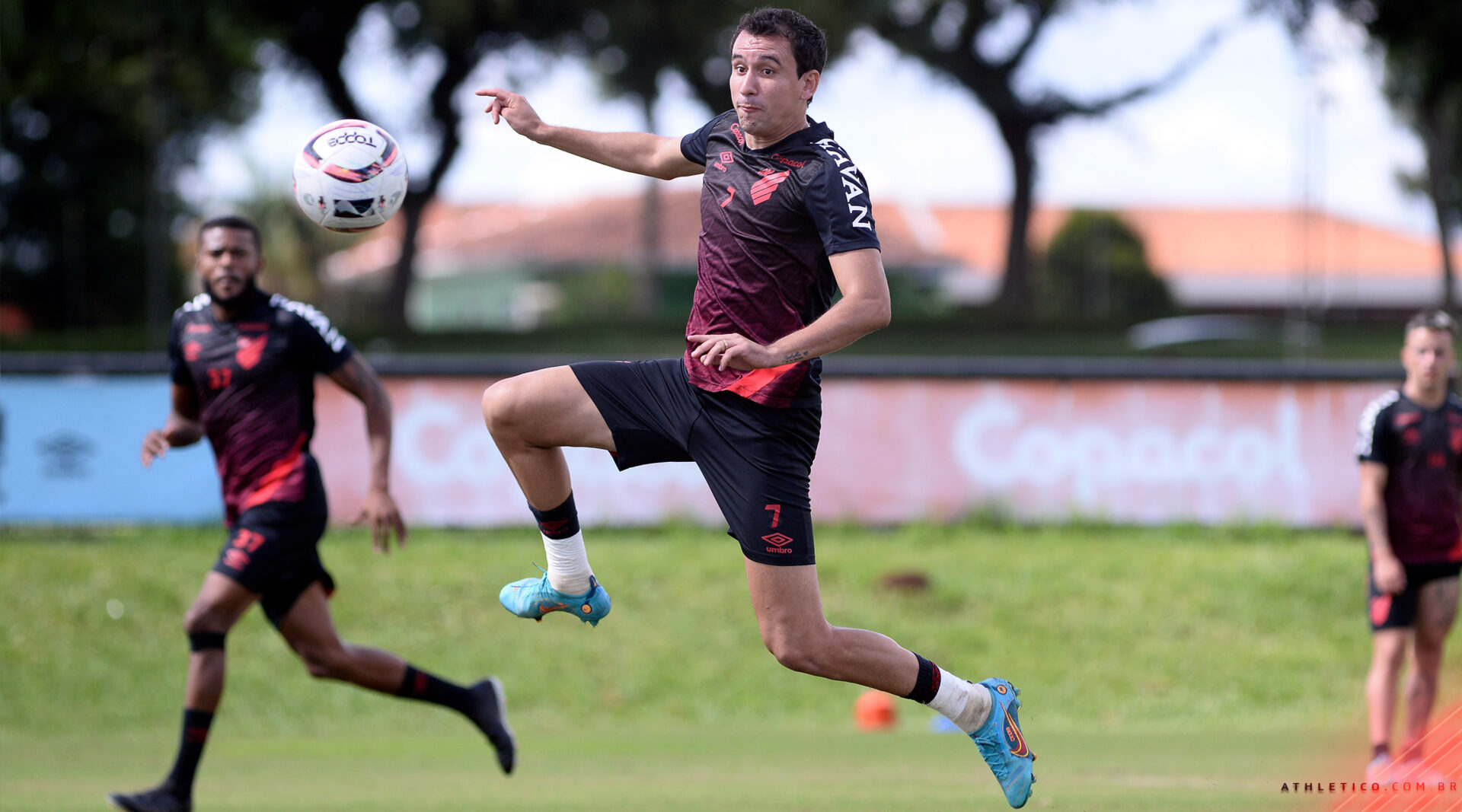 Pablo deve comandar o ataque rubro-negro no Joaquim Américo. Foto: Fabio Wosniak/athletico.com.br