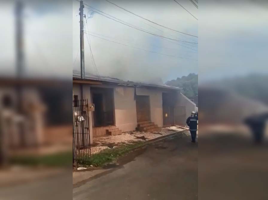 incêndio casa Rio Branco do Sul