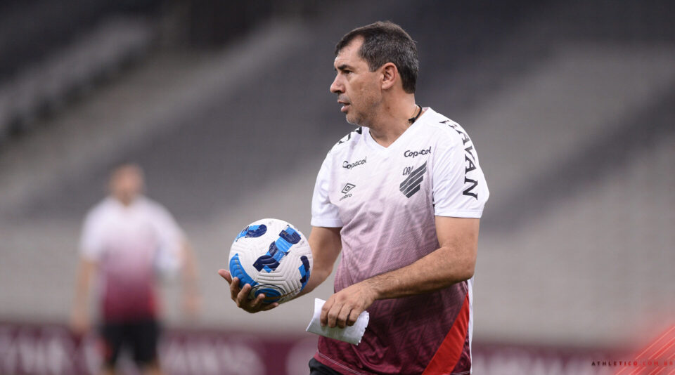 Fábio Carille comanda o Furacão nesta quinta-feira. Foto: José Tramontin/athletico.com.br