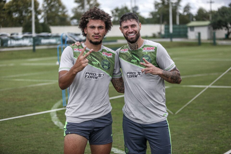 “Quero ser titular”, indica novo atacante do Coritiba Fabrício Daniel