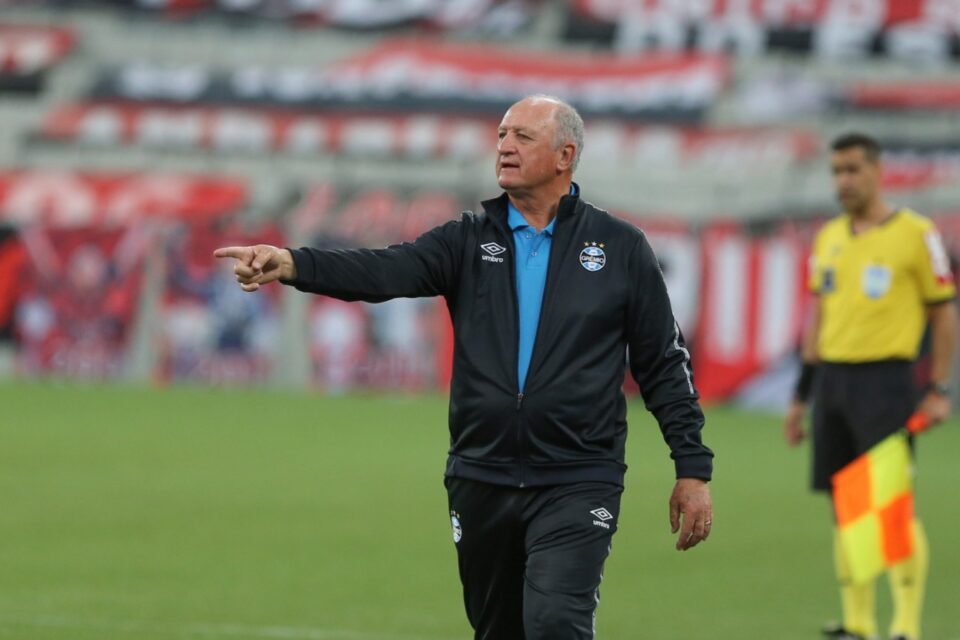 Treinador é aposta do Furacão para salvar o ano. Foto: Geraldo Bubniak/AGB.