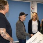 Banda Metallica escolhe Pequeno Cotolengo para doar dinheiro uma semana após show em Curitiba