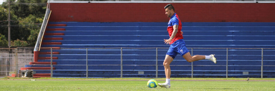 Jogador teve uma grave lesão e resolveu encerrar sua carreira aos 34 anos. Foto: Paraná Clube.